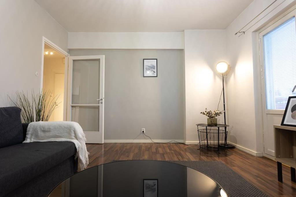 Apartamento Tilava Huoneisto Helsingissa Helsinki Exterior foto